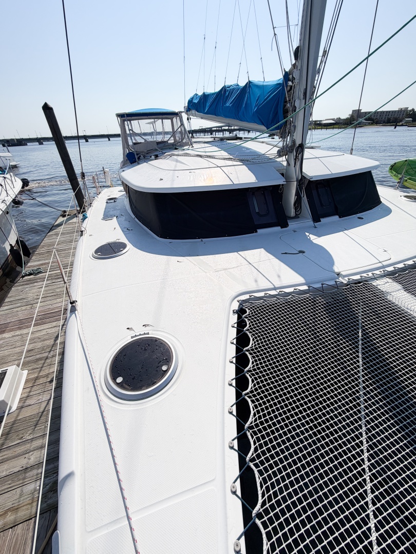VIDIMUS 44ft Fountaine Pajot Yacht For Sale VIDIMUS 44ft Fountaine Pajot Yacht For Sale