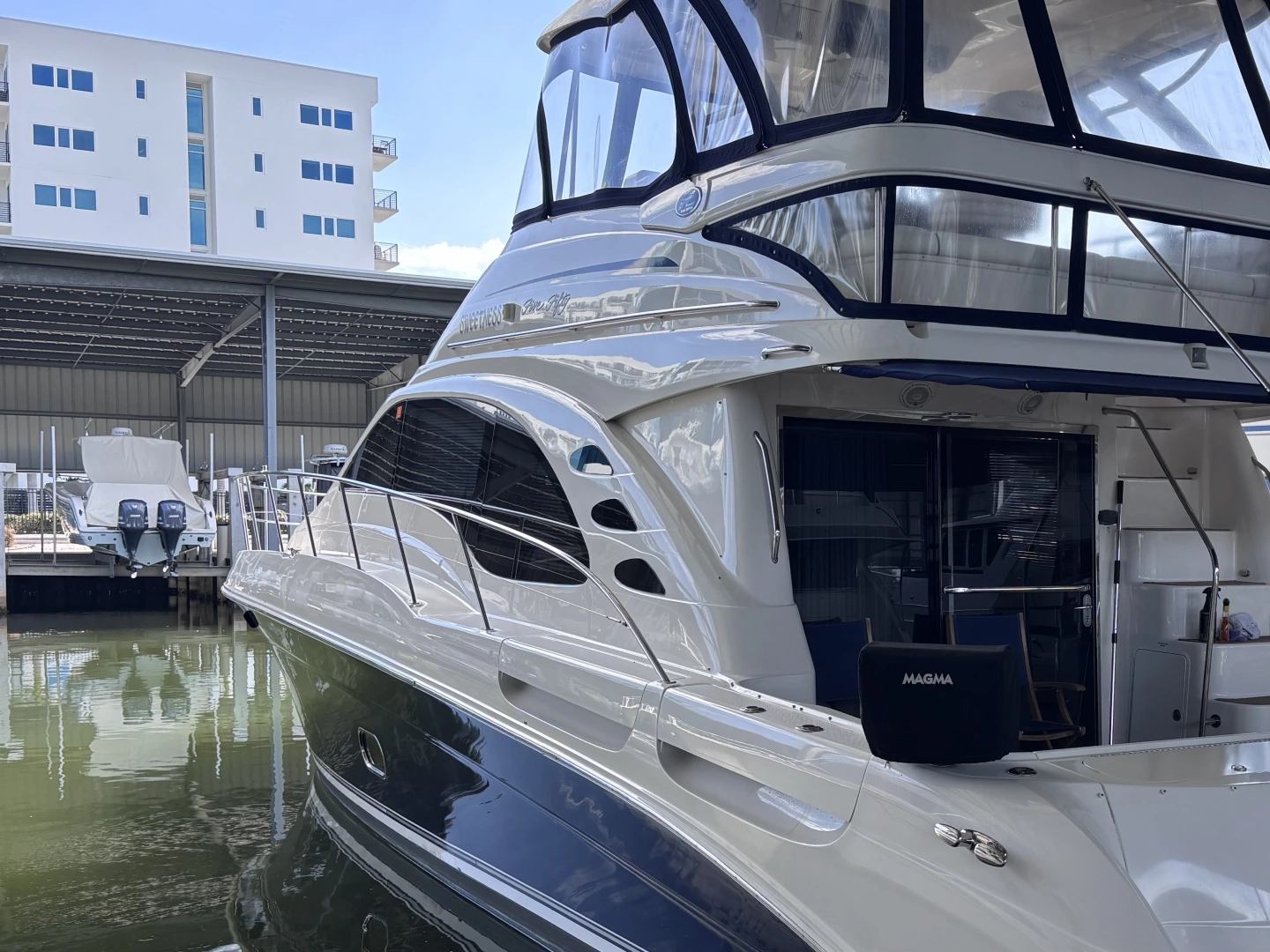 2005 Sea Ray 550 SEDAN BRIDGE - photo 1 of 70