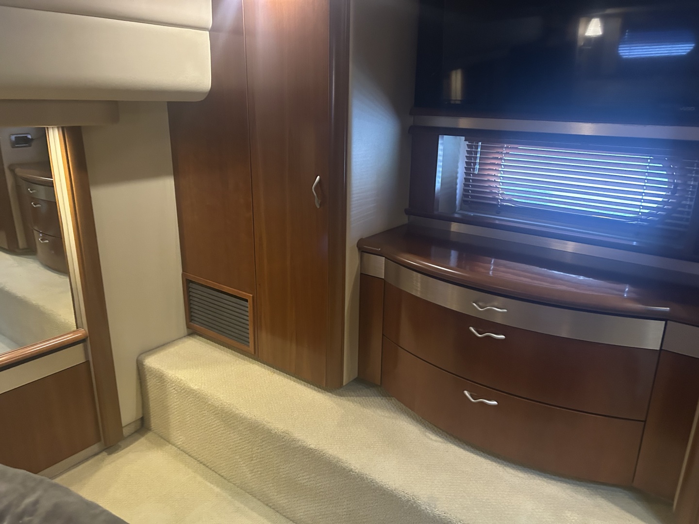 2005 Sea Ray 550 SEDAN BRIDGE