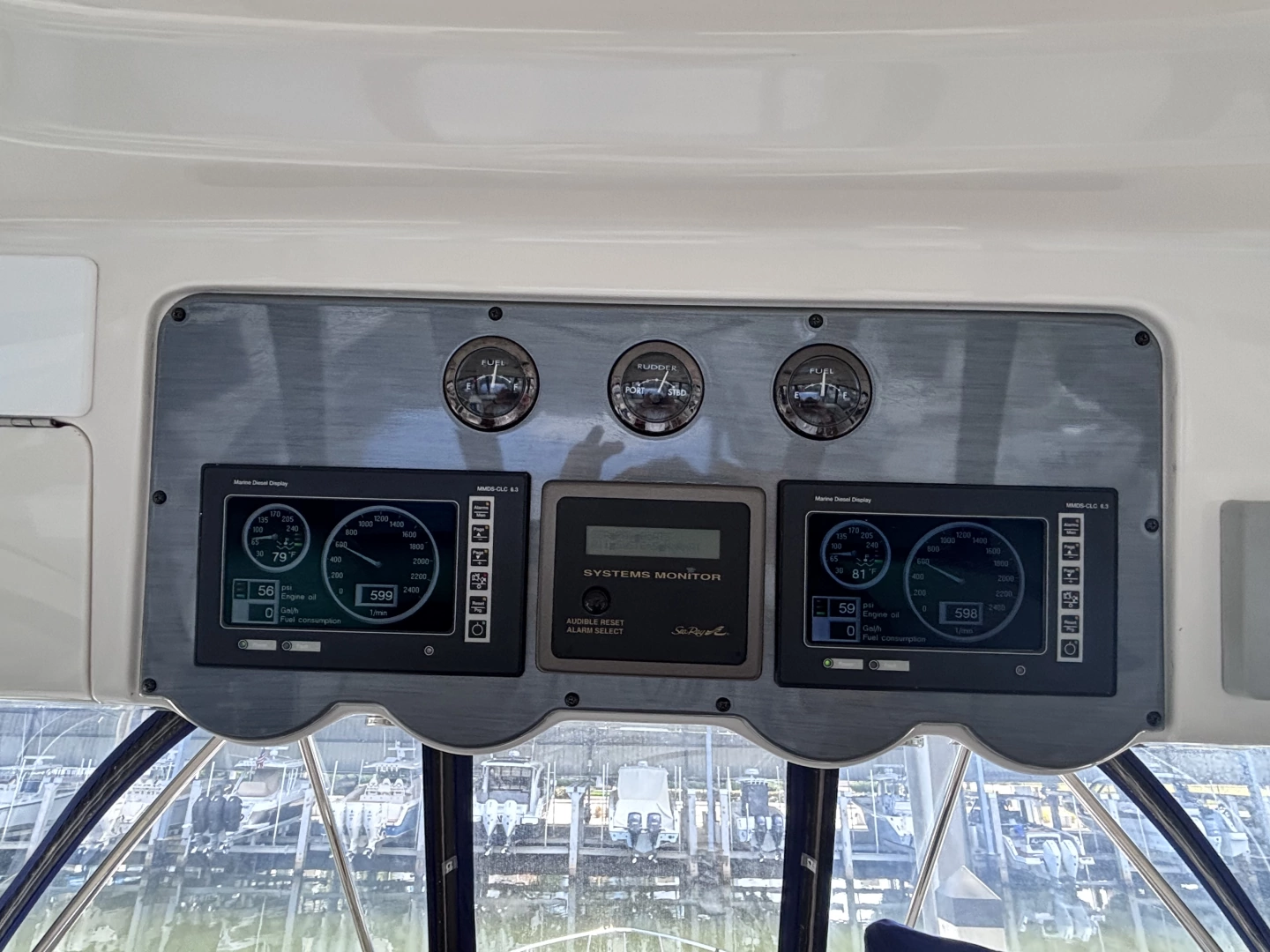 Sea Ray 550 SEDAN BRIDGE Yacht For Sale