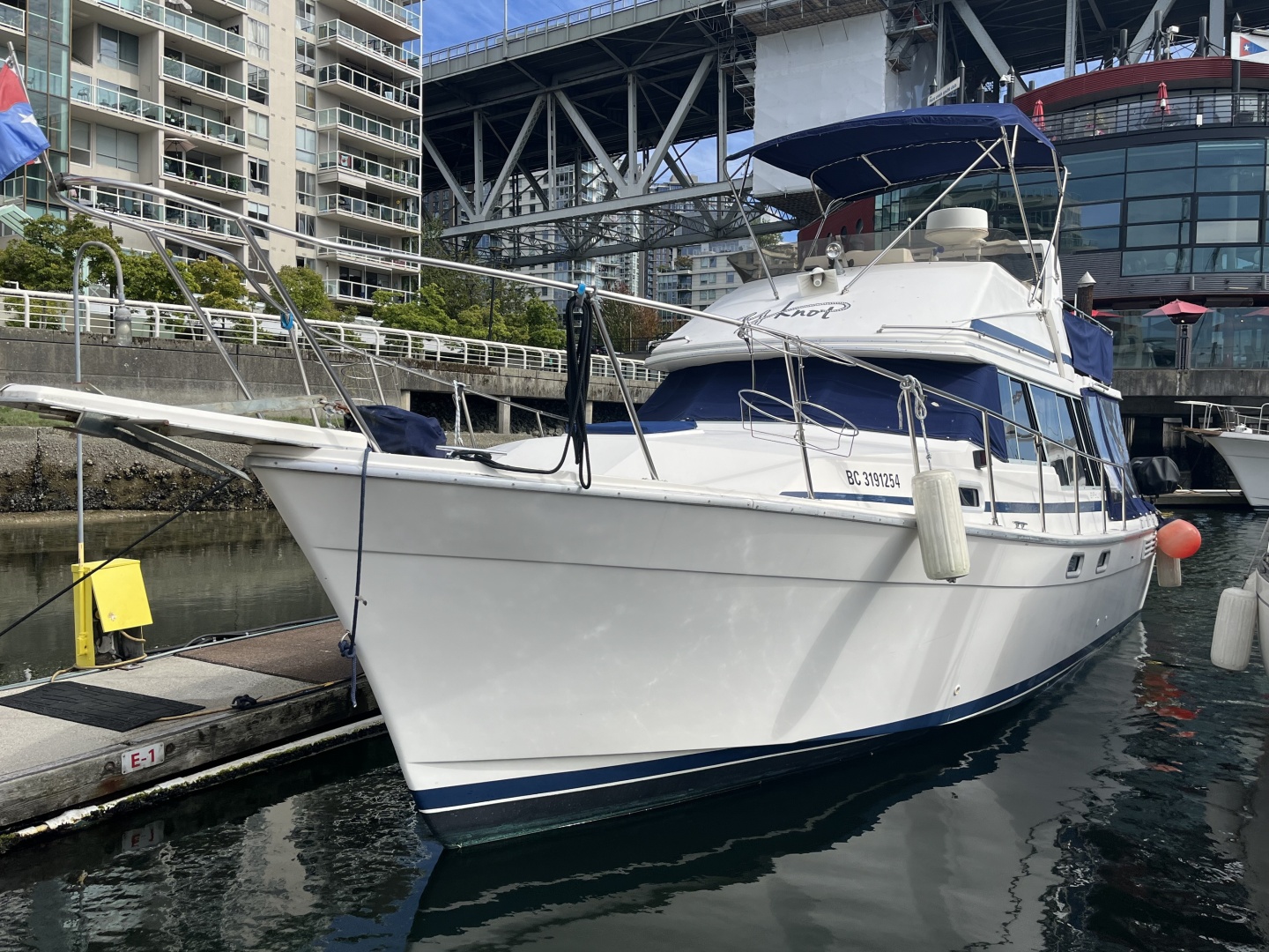 1987 Bayliner 3270 Motoryacht