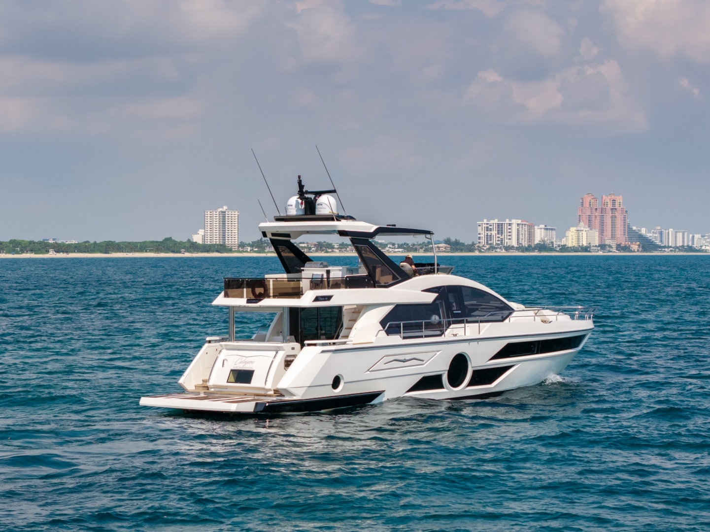2023 Aicon 66 Vivere