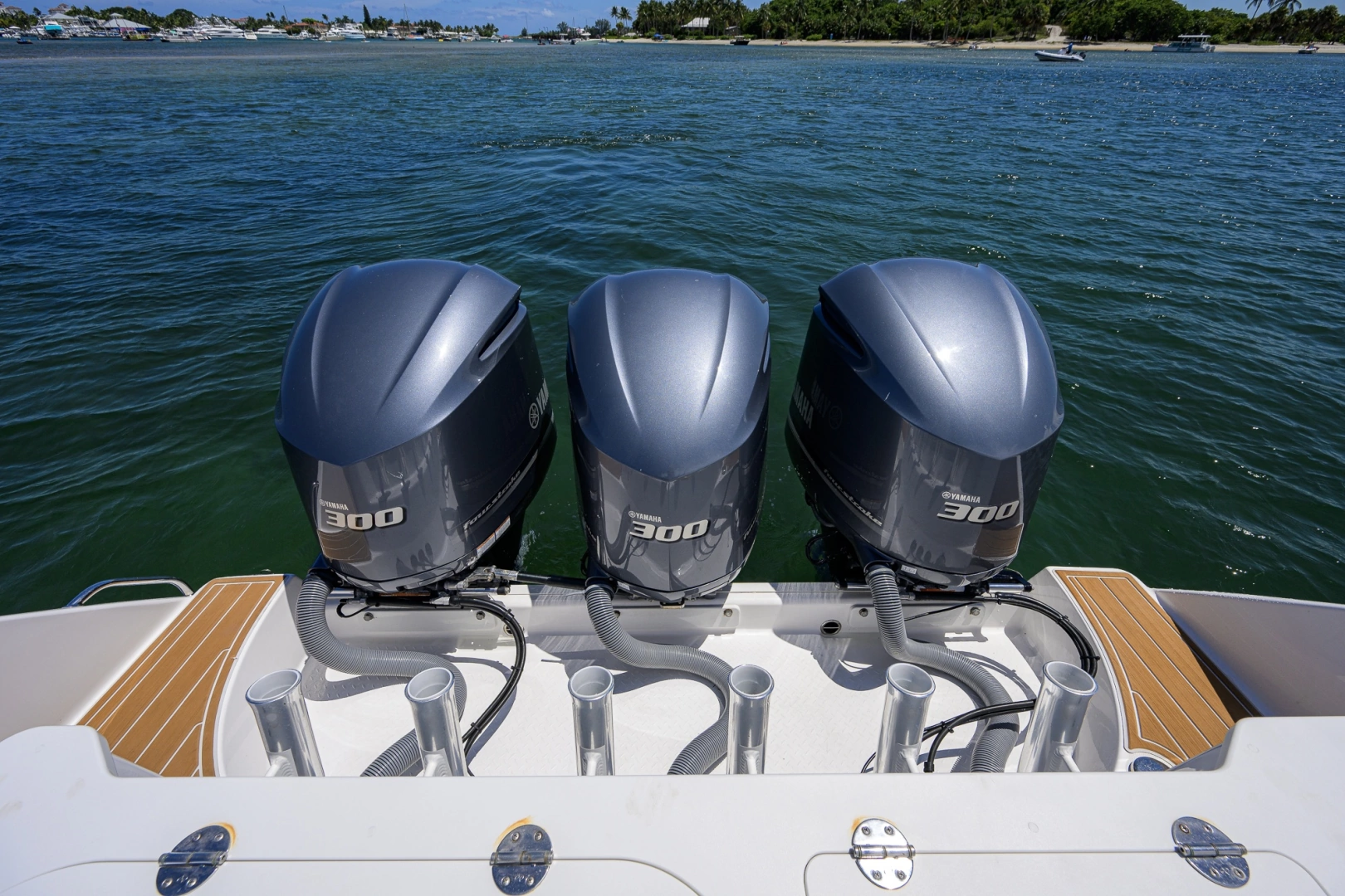 Everglades  Yacht For Sale