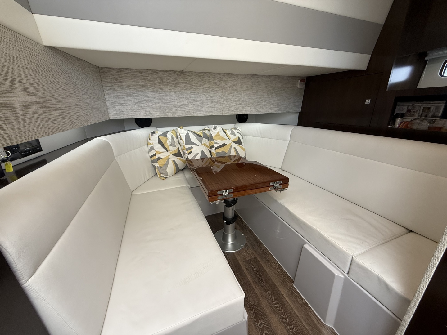 2021 Cruisers Yachts 42 GLS OB