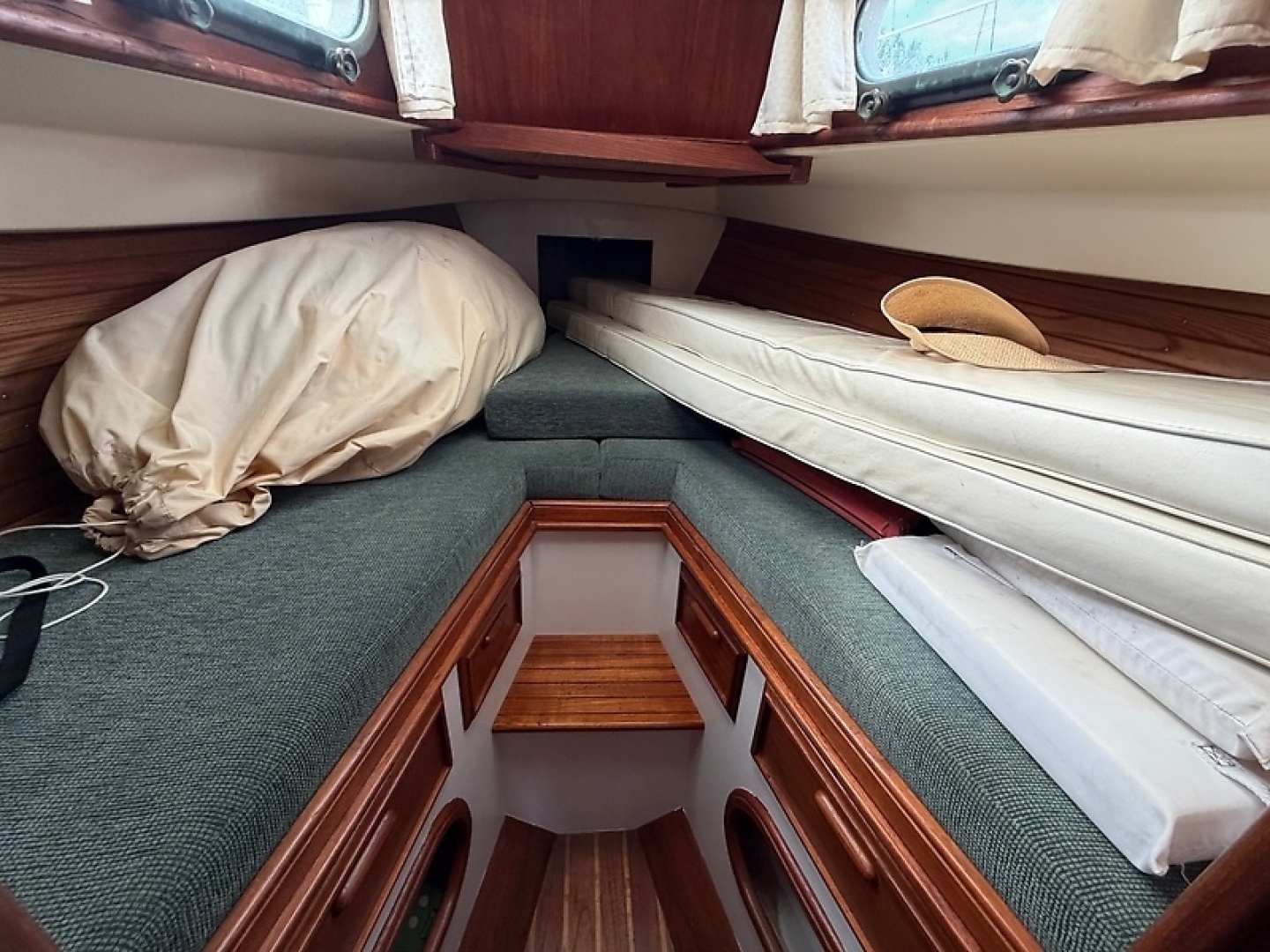 Petrel 30ft Cape Dory Yacht For Sale