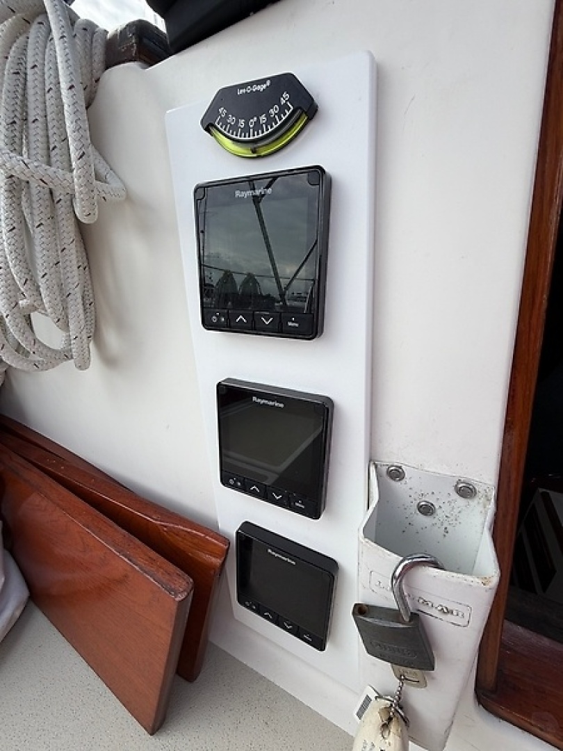 Petrel 30ft Cape Dory Yacht For Sale