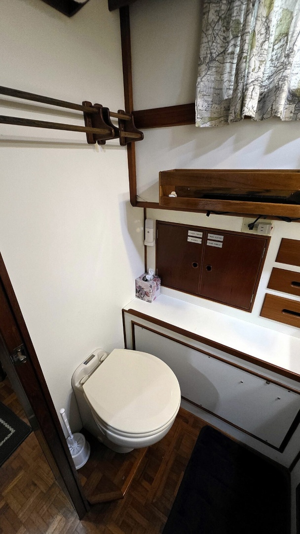 Inspeyered 2 46ft Grand Banks Yacht For Sale
