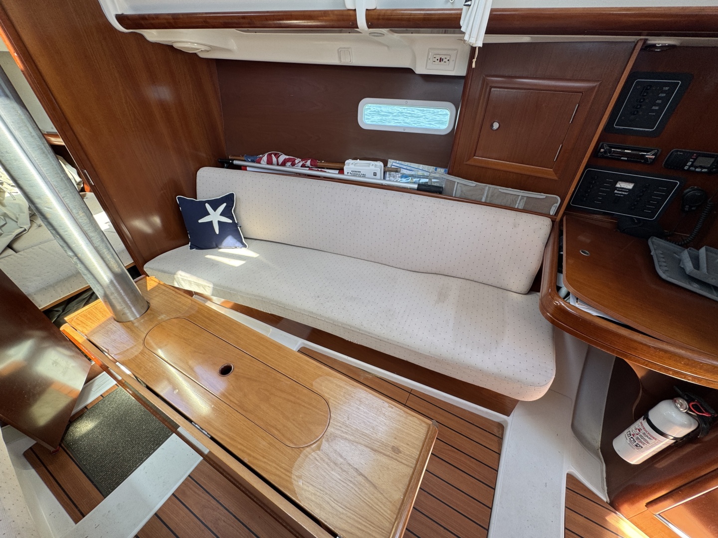 33ft Beneteau Yacht For Sale