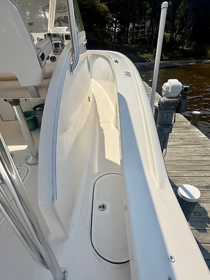 HOOKED ON A FEELING 32ft Jarrett Bay Yacht For Sale