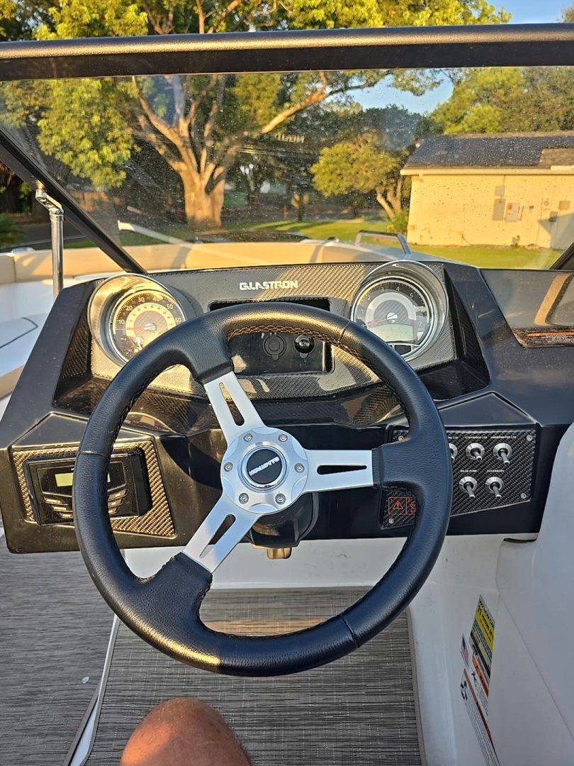 Wake N Lake 20ft Glastron Yacht For Sale Wake N Lake 20ft Glastron Yacht For Sale