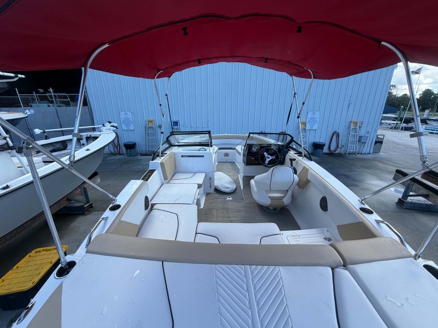 Wake N Lake 20ft Glastron Yacht For Sale Wake N Lake 20ft Glastron Yacht For Sale