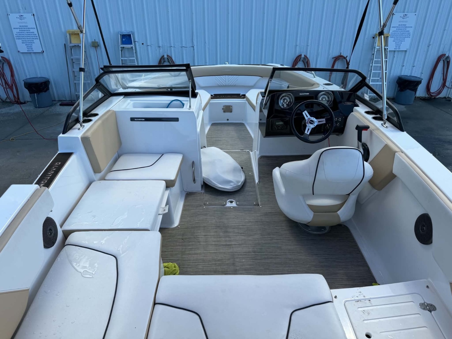 Wake N Lake 20ft Glastron Yacht For Sale Wake N Lake 20ft Glastron Yacht For Sale
