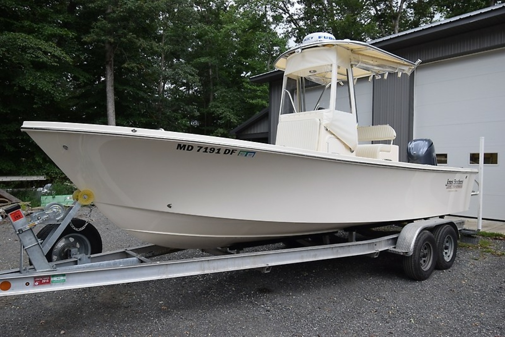 2024 Jones Brothers Cape Fisherman 23