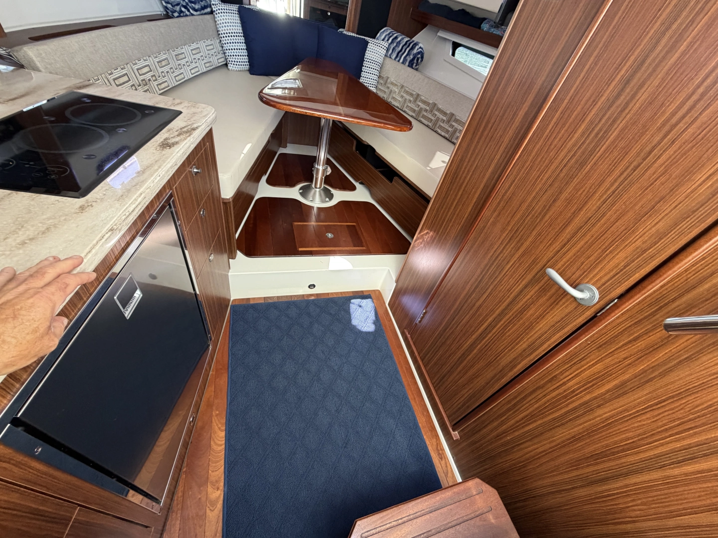 Pursuit OS 355 Offshore Yacht For Sale