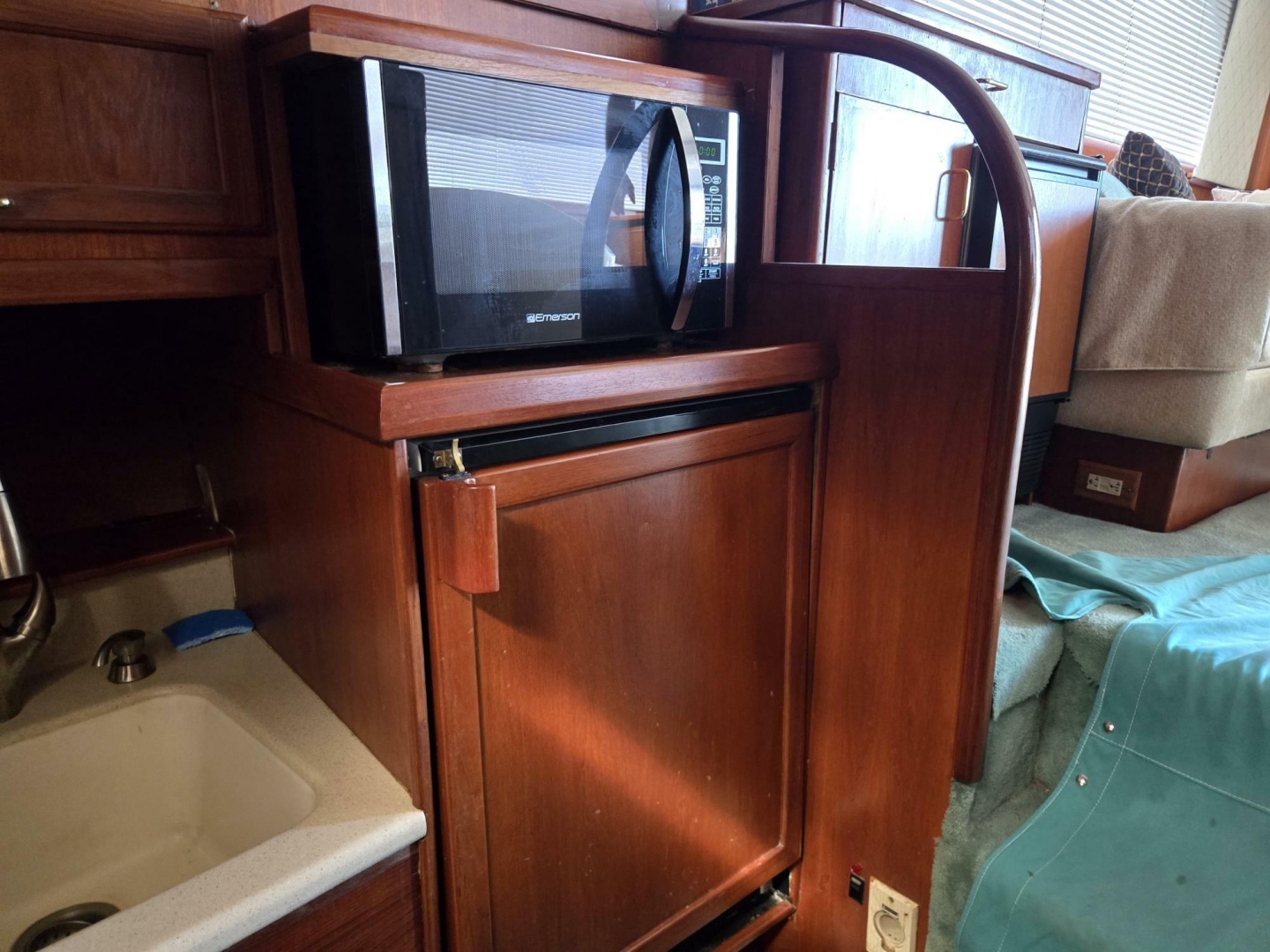 WHITE LIGHENING 42ft Ocean Yachts Yacht For Sale WHITE LIGHENING 42ft Ocean Yachts Yacht For Sale
