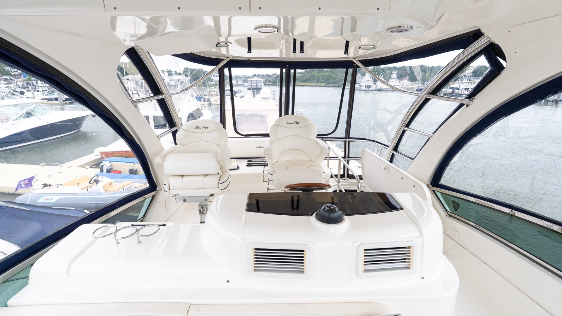 Sea Ray 52 Sedan Bridge Yacht For Sale