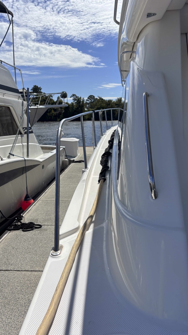 Big Wave 41ft Meridian Yacht For Sale
