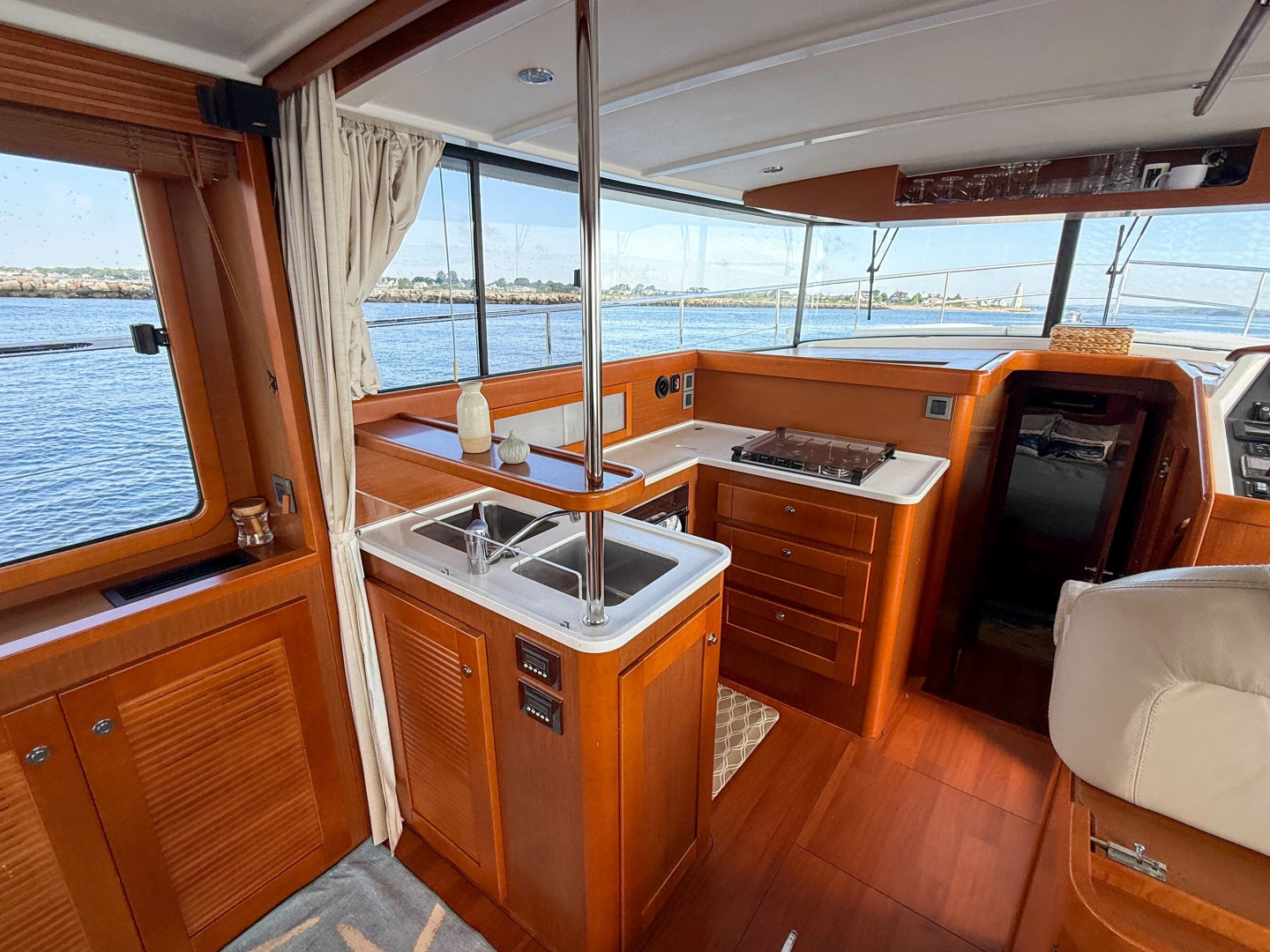 Beneteau Swift Trawler 44 Yacht For Sale