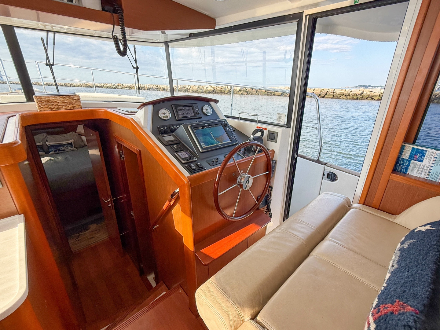 Beneteau Swift Trawler 44 Yacht For Sale