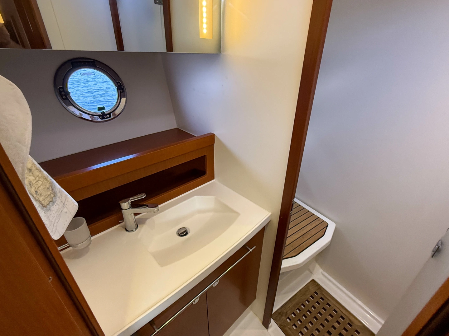 Beneteau Swift Trawler 44 Yacht For Sale