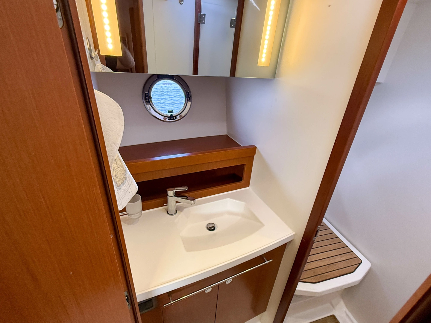 Beneteau Swift Trawler 44 Yacht For Sale