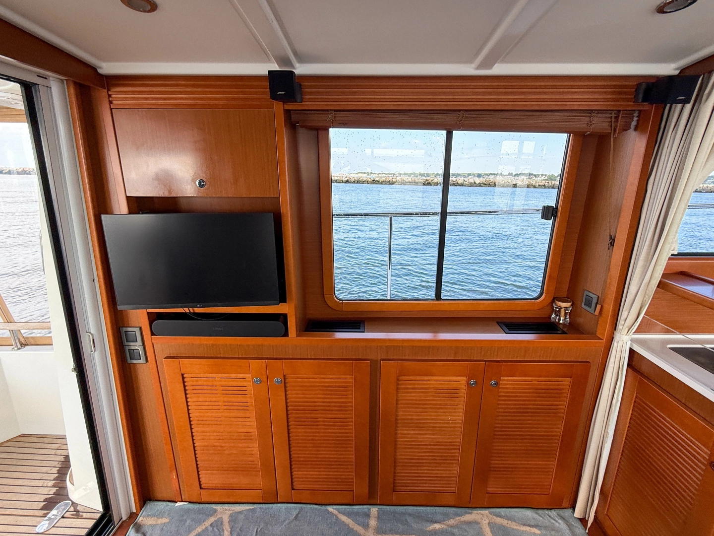 Beneteau Swift Trawler 44 Yacht For Sale