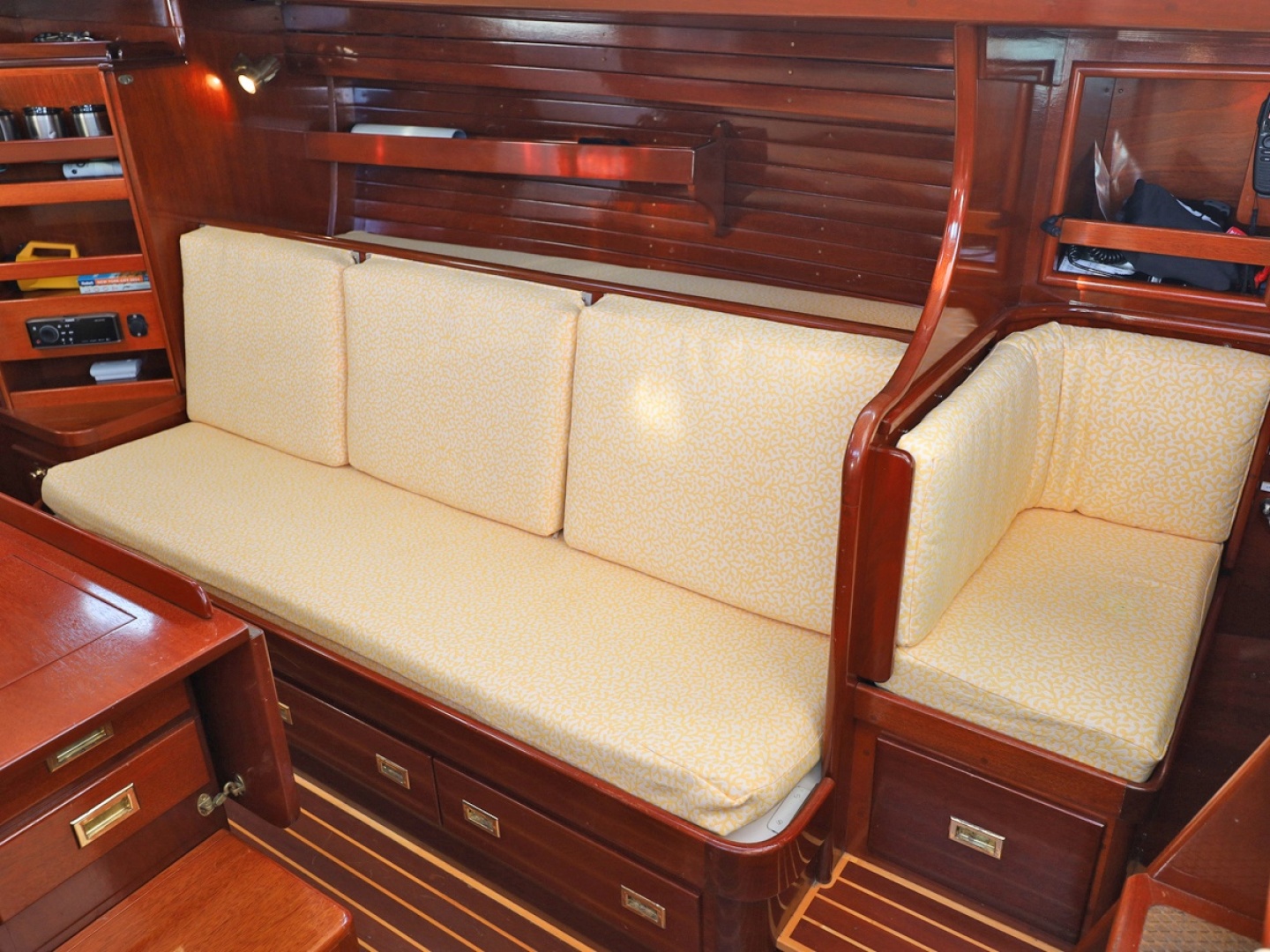 MOONLIGHT 40ft Hinckley Yacht For Sale