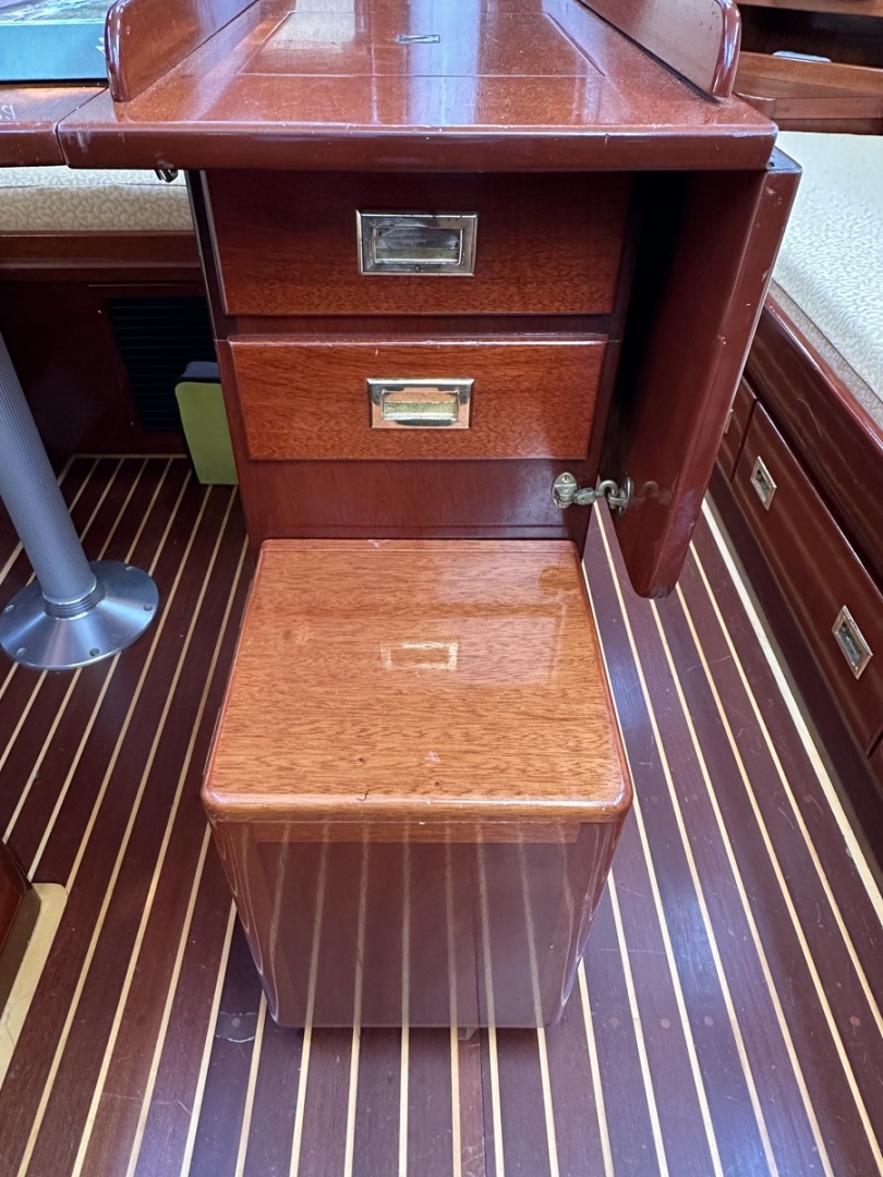 MOONLIGHT 40ft Hinckley Yacht For Sale