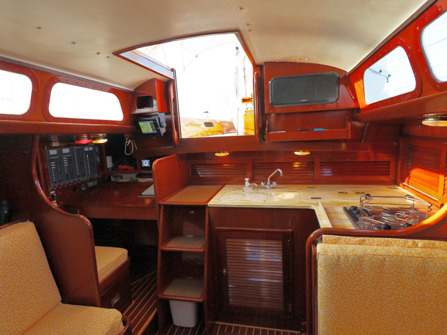 MOONLIGHT 40ft Hinckley Yacht For Sale