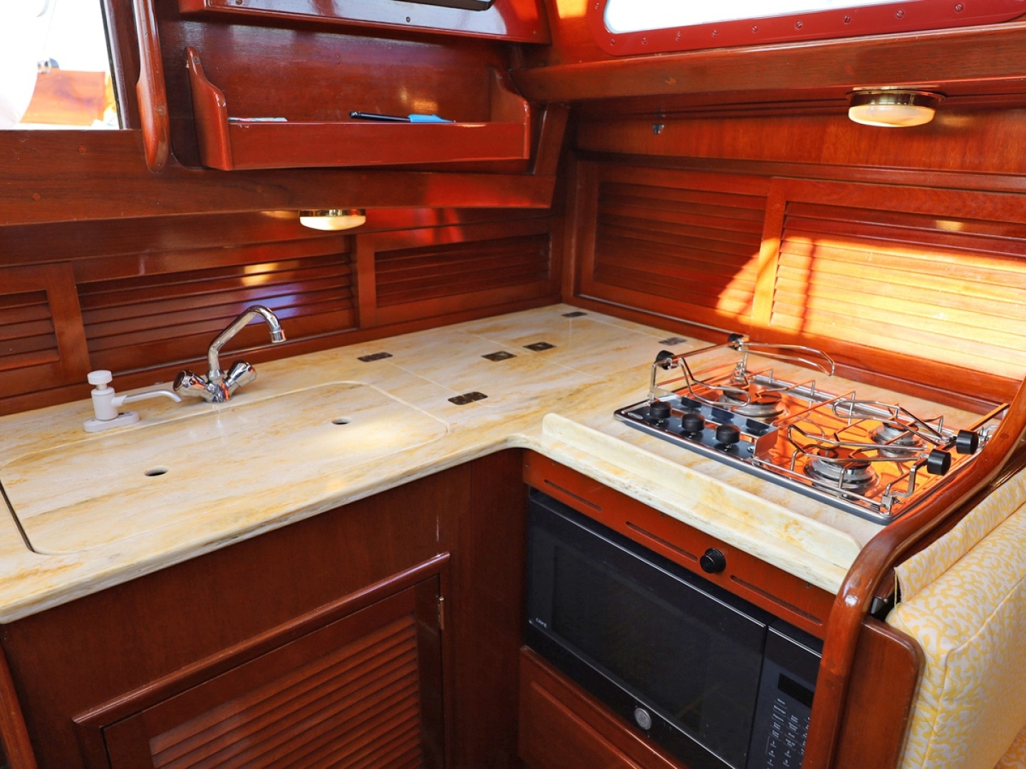 MOONLIGHT 40ft Hinckley Yacht For Sale