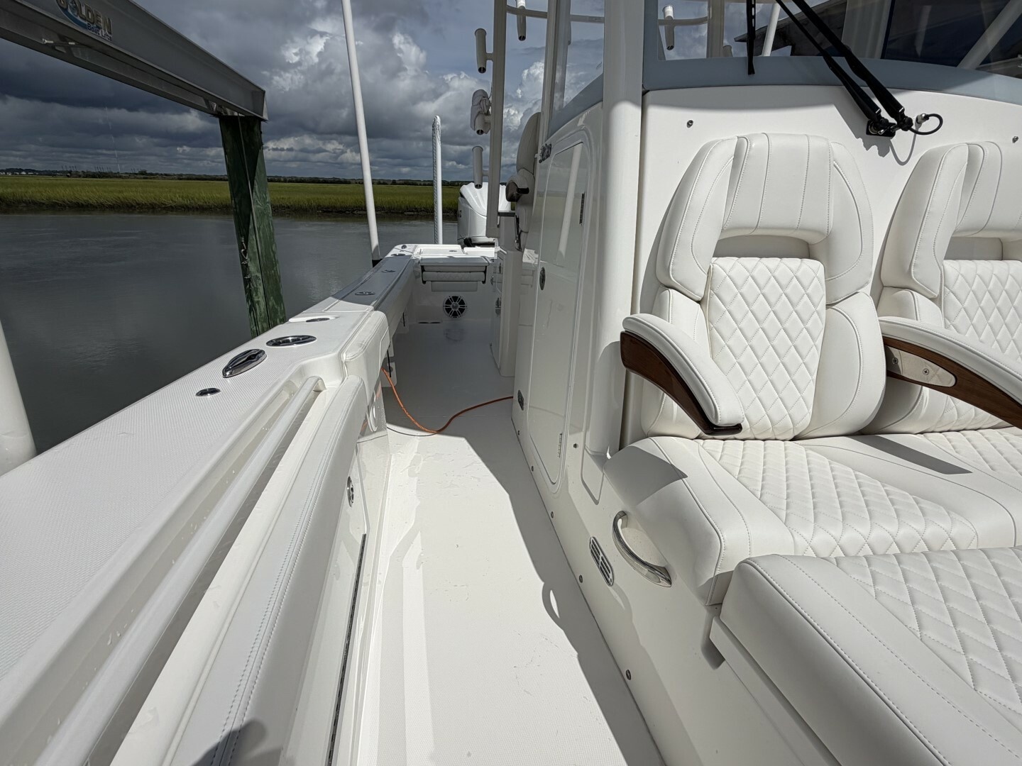 30ft Regulator Yacht For Sale