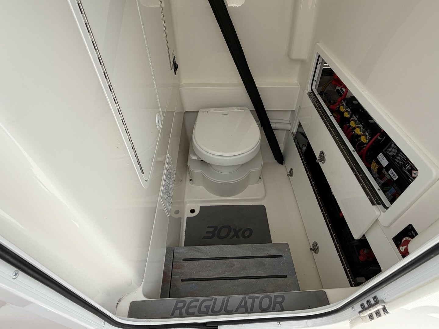 30ft Regulator Yacht For Sale