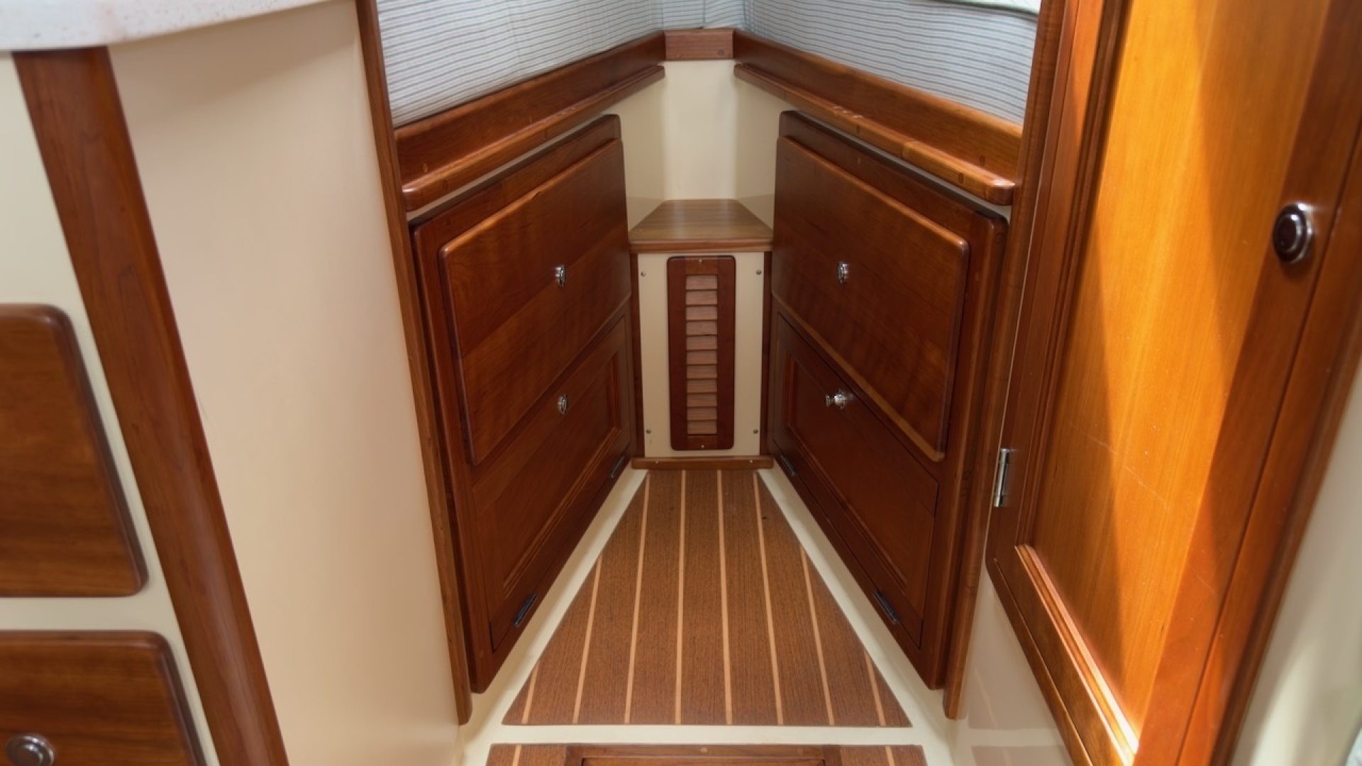 TONIC 33ft Fortier Yacht For Sale