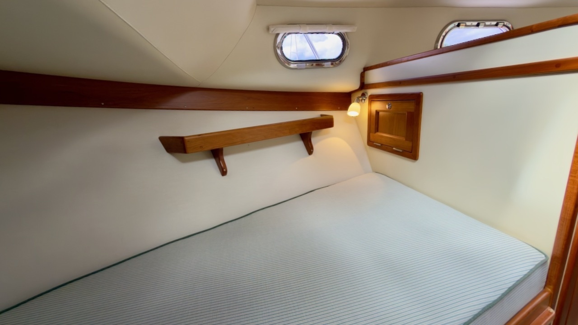 TONIC 33ft Fortier Yacht For Sale