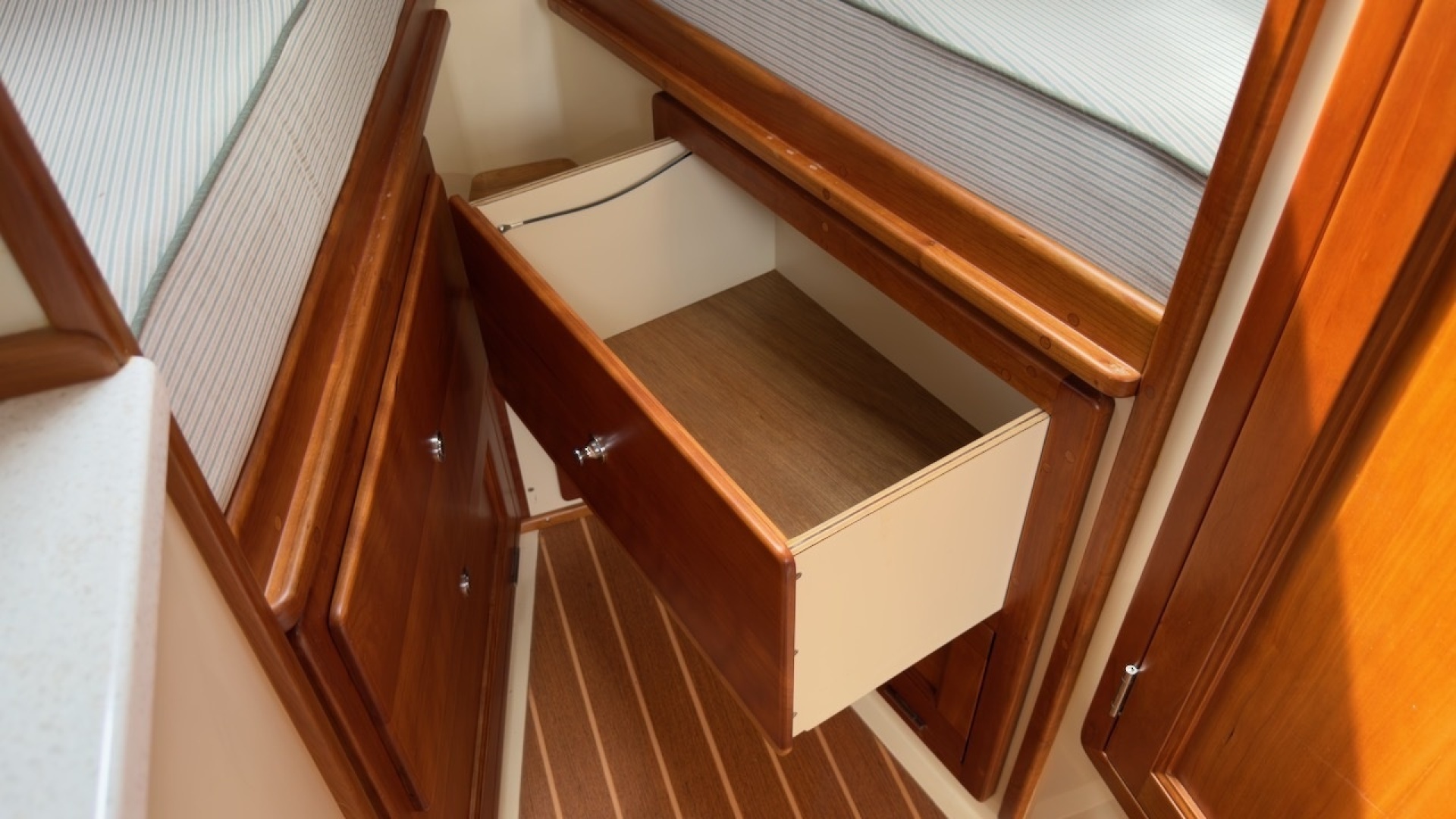 TONIC 33ft Fortier Yacht For Sale