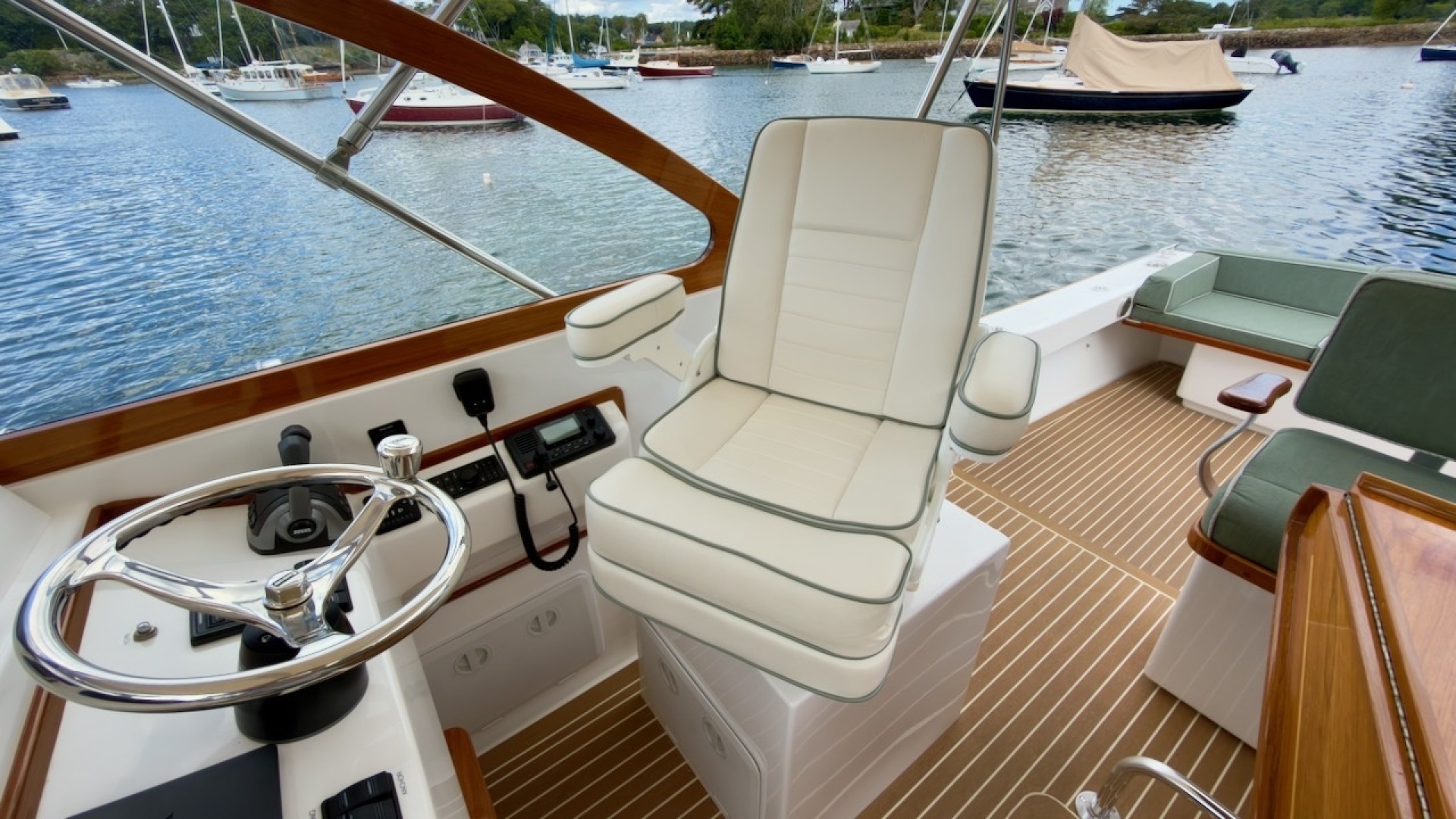 TONIC 33ft Fortier Yacht For Sale