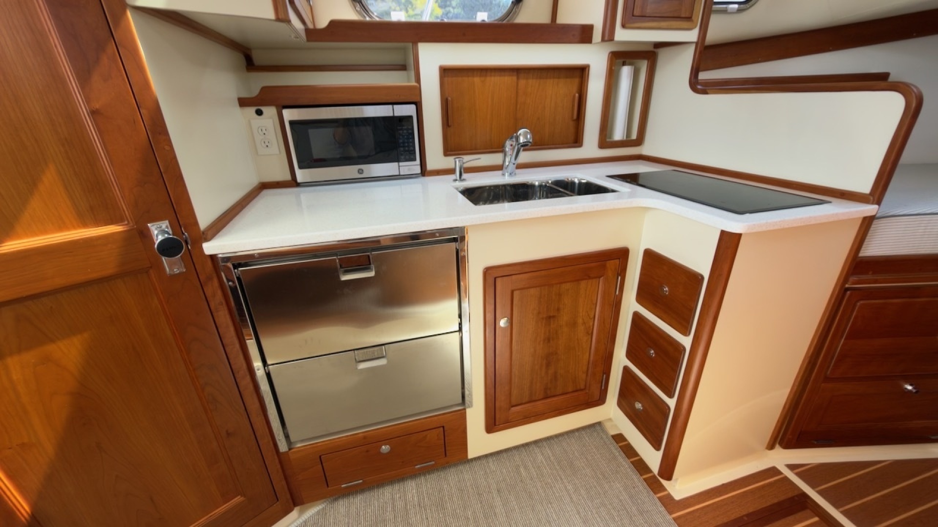 TONIC 33ft Fortier Yacht For Sale