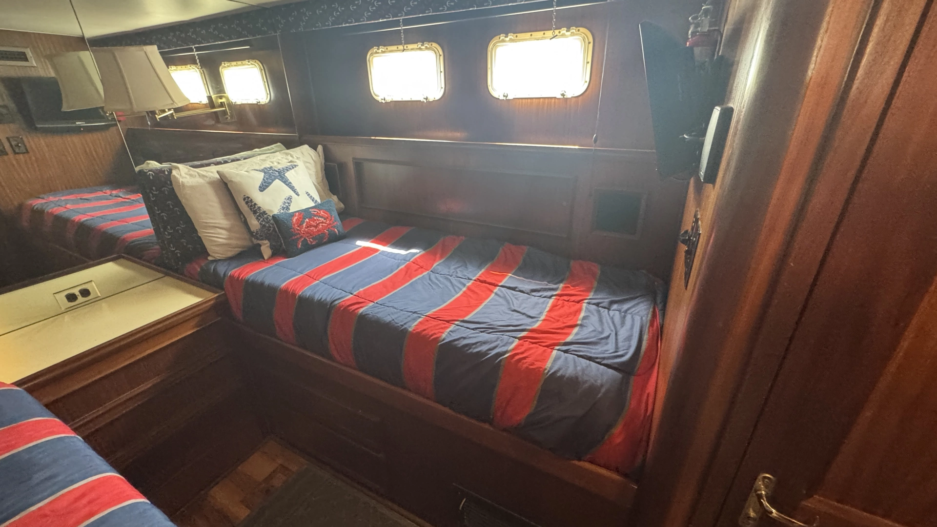 Hatteras 53 Extended Deckhouse Yacht For Sale