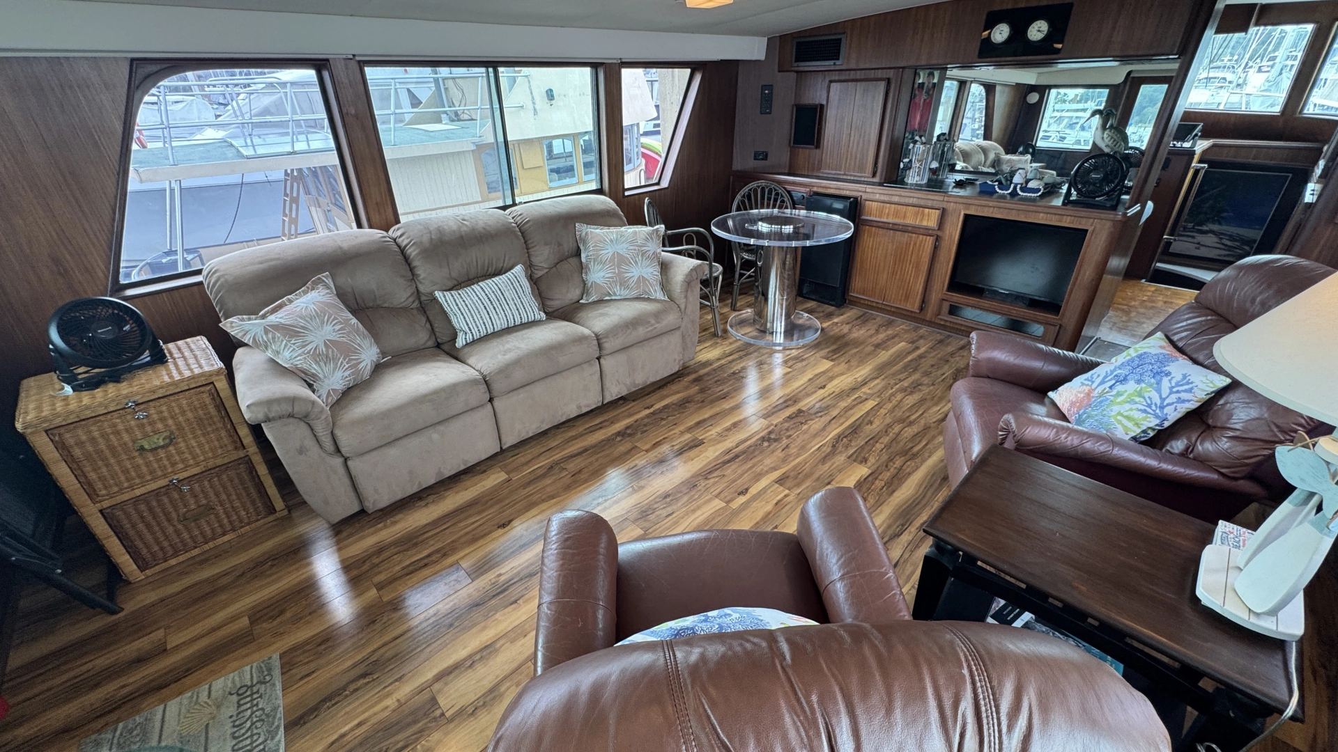Hatteras 53 Extended Deckhouse Yacht For Sale