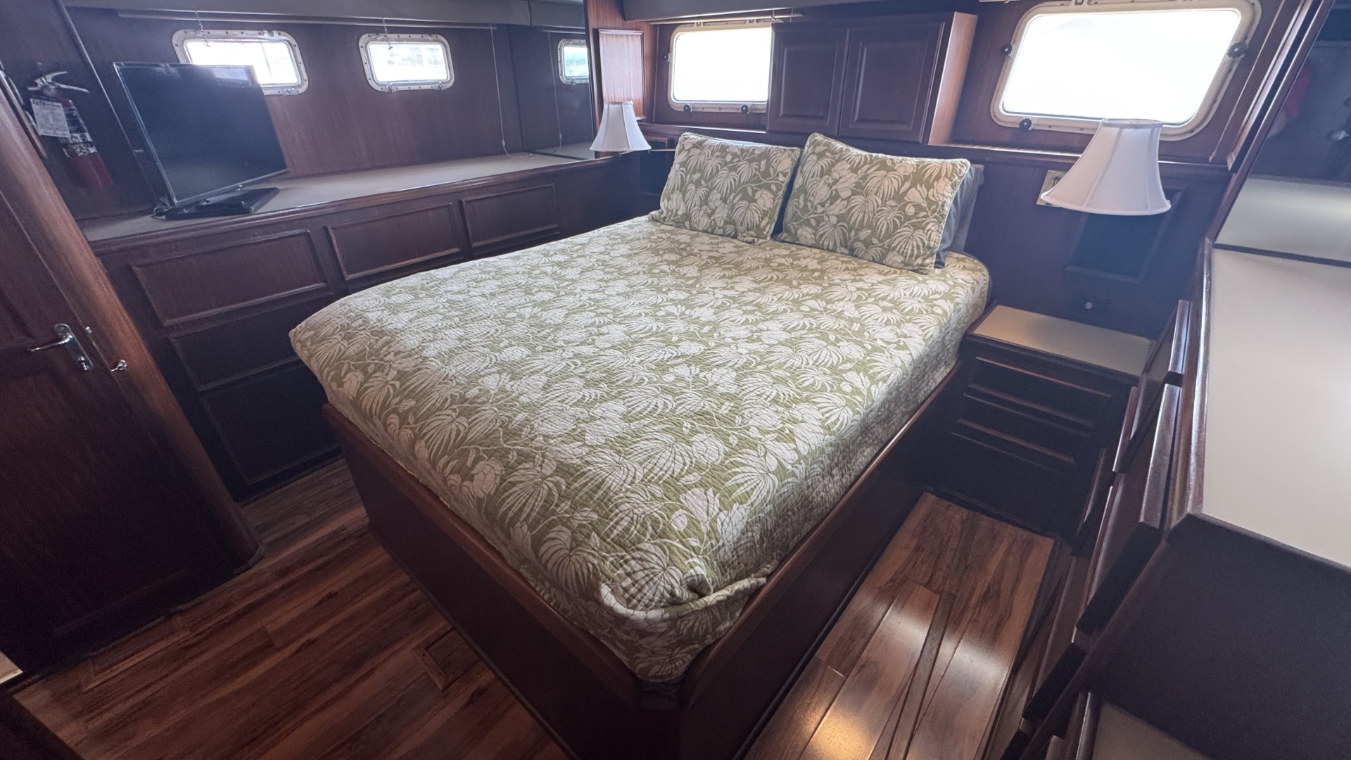 3 Little Birds 53ft Hatteras Yacht For Sale
