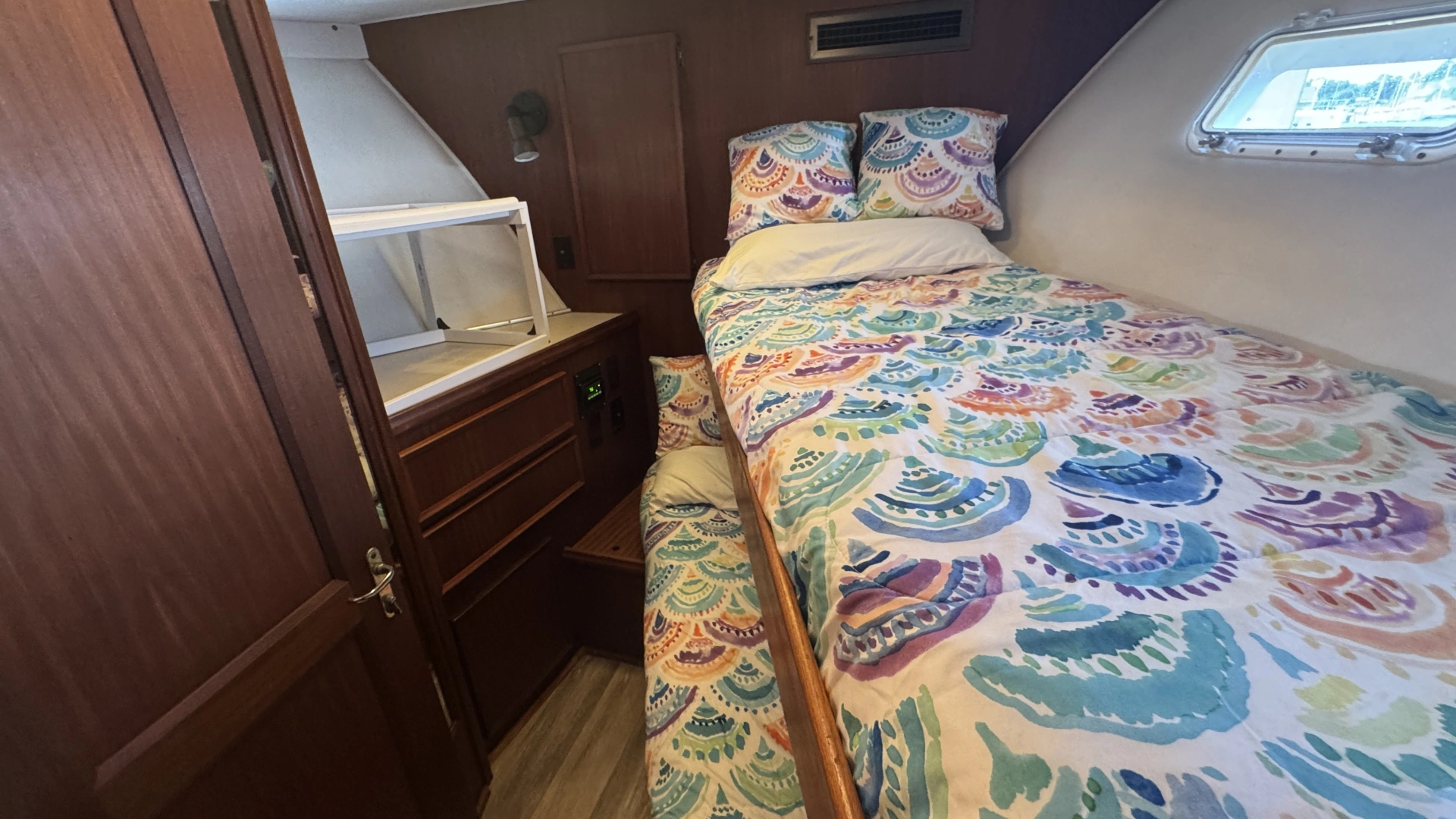 Hatteras 53 Extended Deckhouse Yacht For Sale