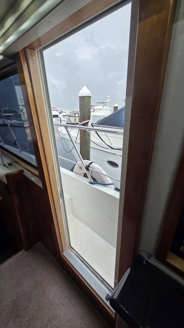 Navigator 5400 Yacht For Sale
