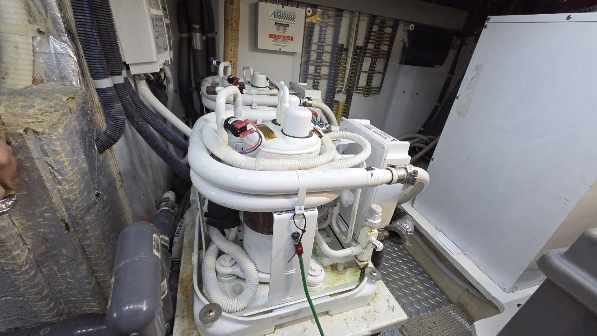Navigator 5400 Yacht For Sale
