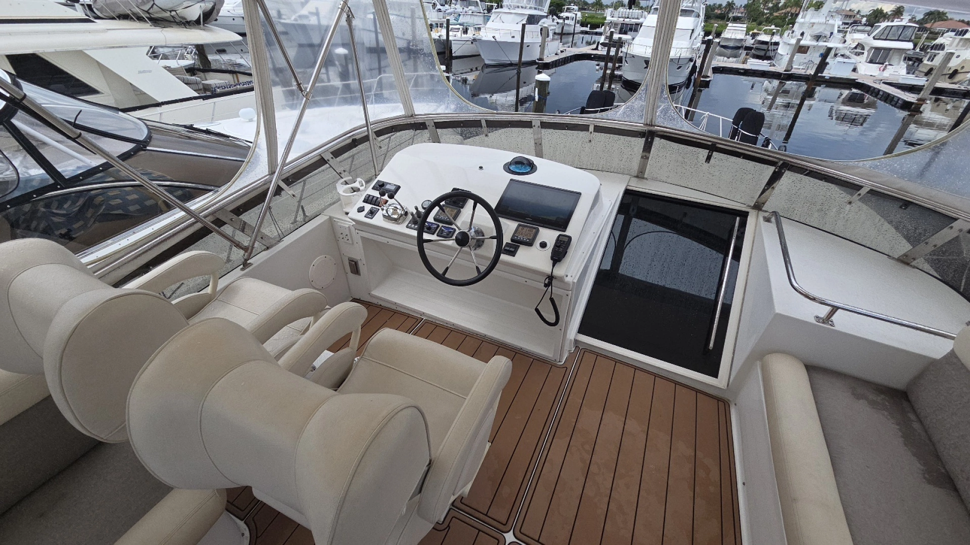 Navigator 5400 Yacht For Sale