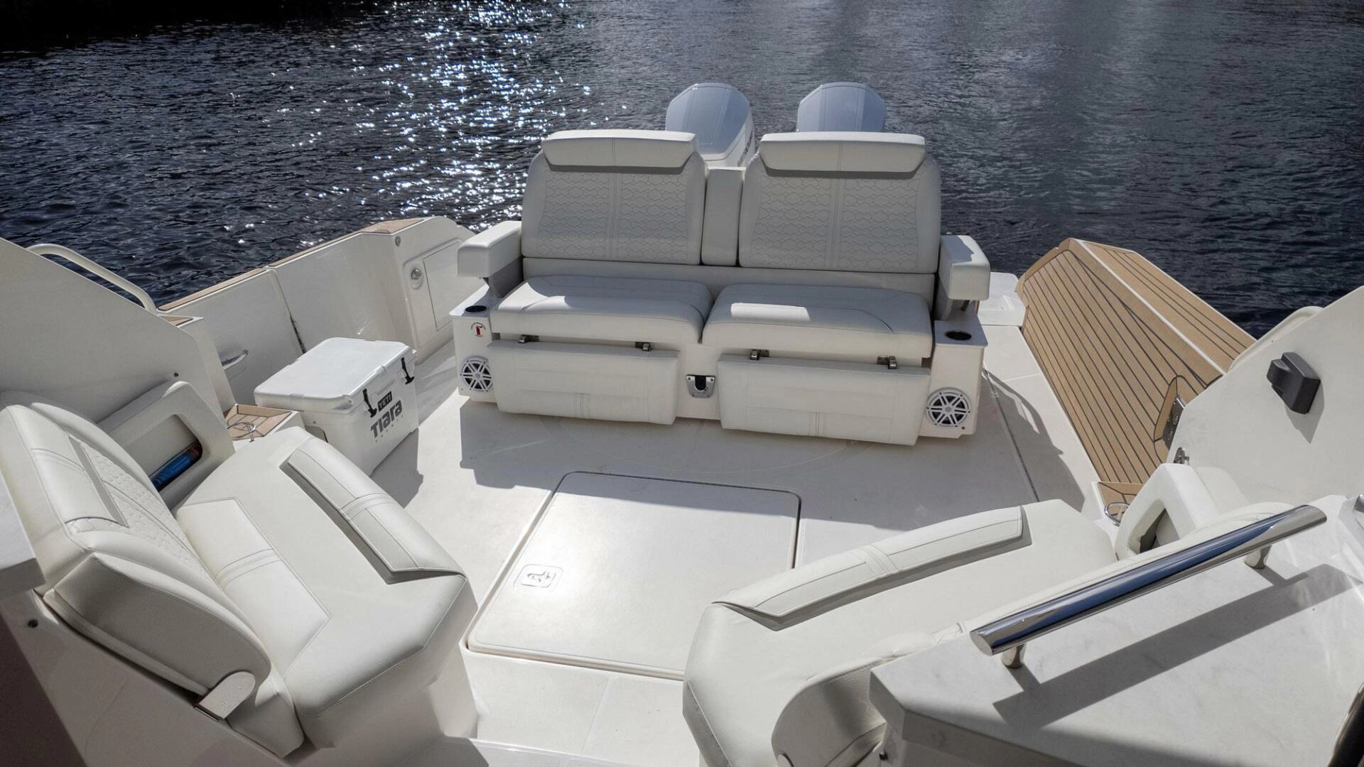 2022 Tiara Yachts 43 LE