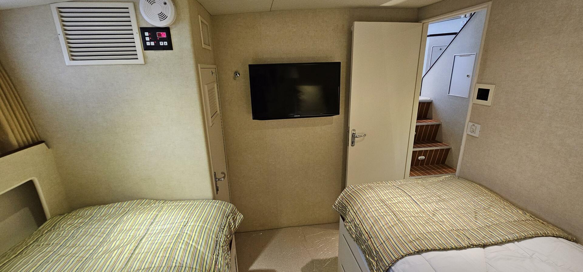 Summer Song 68ft Derecktor Yacht For Sale