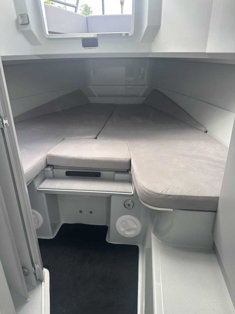 29ft XO Boats Yacht For Sale