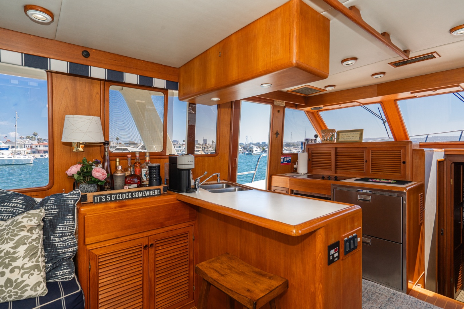 1999 Offshore Yachts 48 Sedan