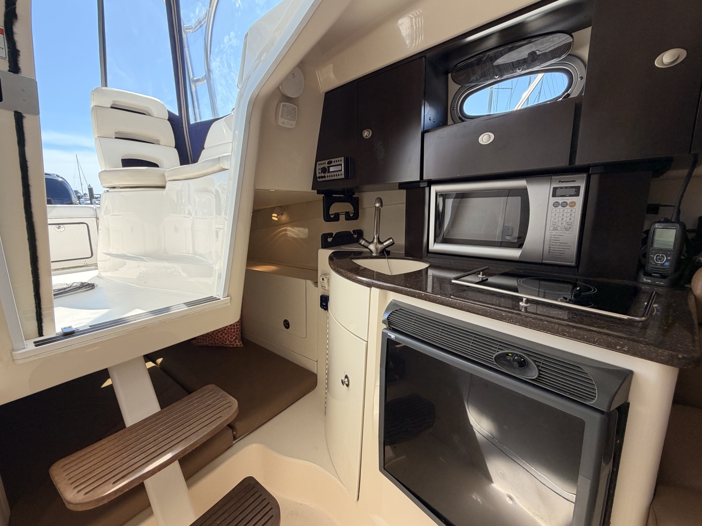 Belenos 28ft Boston Whaler Yacht For Sale