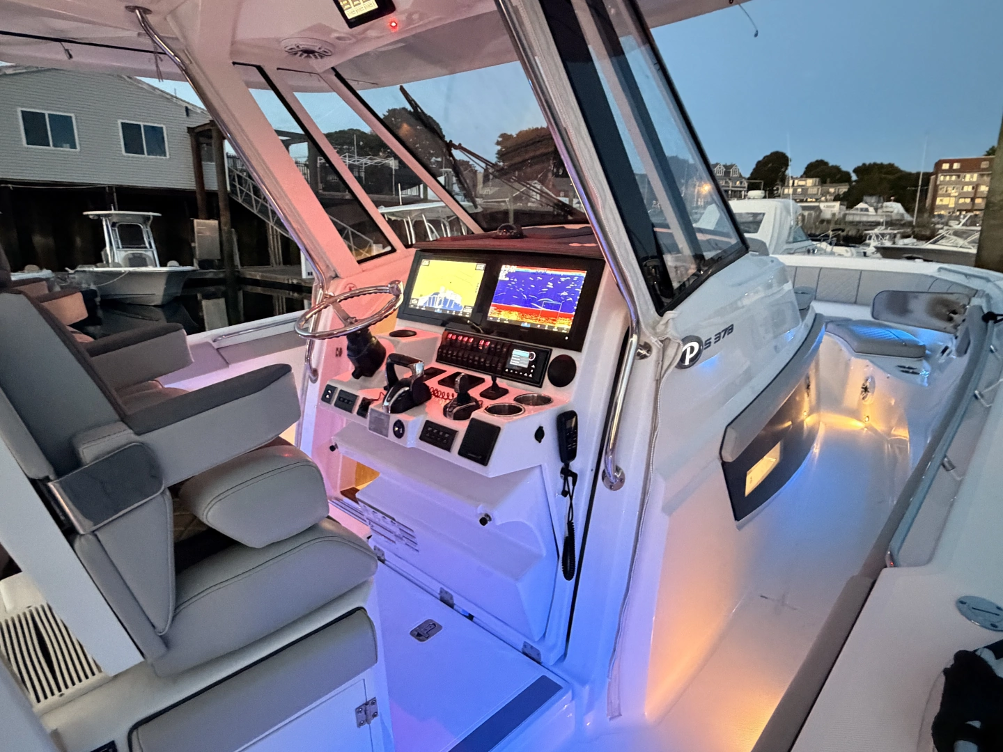 Pursuit S378 Yacht For Sale